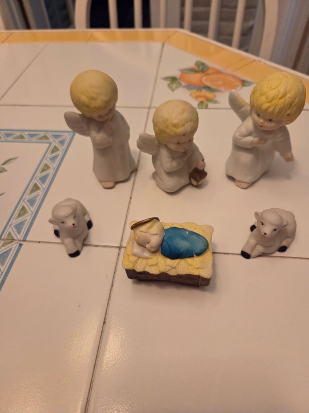Vintage 6-piece nativity set